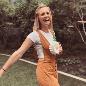 Meet your Posher, Beebe